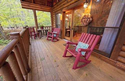 Benton Apartamento | Ocoee Cabin | Beautiful Cabin on the River's Edge