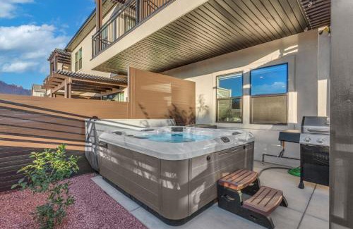 Ivins Casa | Ocotillo Springs Resort 41 Private Hot Tub, Nintendo Console, BBQ Grill & Beautiful Resort Pool