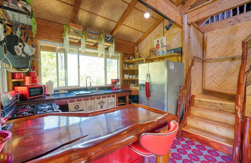 Keaau Cabina | OCT 22,23 & November SALE-TreeHouse Vibe AC-WiFi-BBQ-W&D-Cliffs.