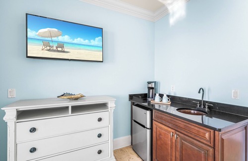 Delos Casa | Oct-Dec Reduced!*On Beach*2 Pools*Elevator!
