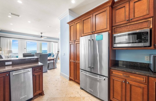 Delos Casa | Oct-Dec Reduced!*On Beach*2 Pools*Elevator!