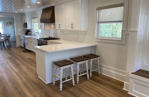 Delavan Lake Casa | ¡Cuarta noche gratis del 3 al 14 de junio Estancias, todas las comodidades ~ Waterfront Spacious Lake House!