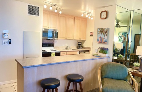 Kihei Complejo | AUG Special Beautiful 1 Bedroom Beachfront condo on the beach with free parking
