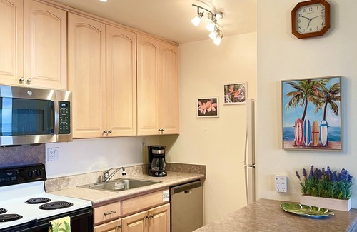 Kihei Complejo | AUG Special Beautiful 1 Bedroom Beachfront condo on the beach with free parking