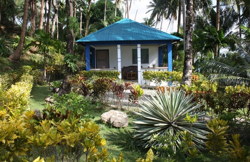 Dalupuri - San Antonio Island Casa | Octopussy Bungalow Beach Resort