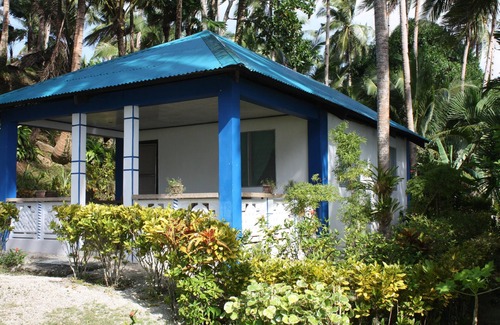 Dalupuri - San Antonio Island Casa | Octopussy Bungalow Beach Resort