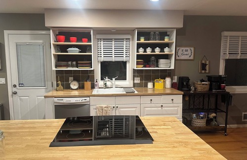 St. Anthony Casa | Ode to Minnesota, stylish and cozy 3 bedroom house