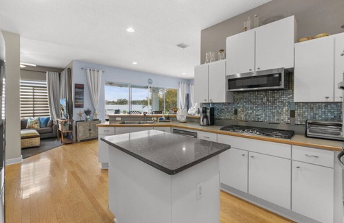 Odessa Casa | Odessa Lakeside: 3BR Pool & Hot Tub