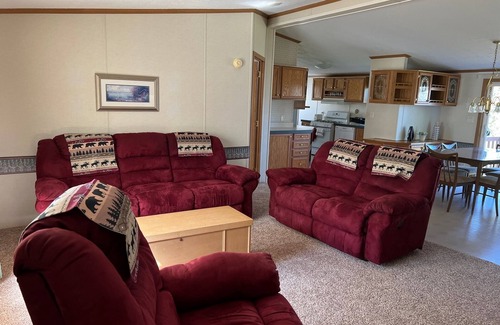 Odessa Casa | Odessa Lodge 3bd/2ba-Close to hunting, fishing, hiking and Lake Fun