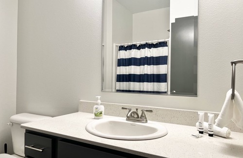 West Des Moines Apartamento | ✧Odyssey at Keystone | Chic 1BD Apartment✧