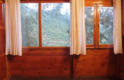 Kaul Casa | Odyssey Stays Mukteshwar - 300 Metres Trek