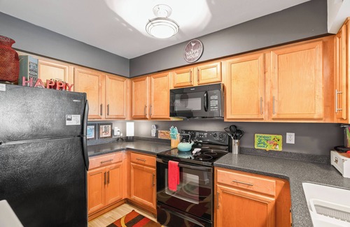 North Capitol Condominio | ♥️of DWTN Nashville/On the RIVER/King BDS/2 BA/Safe Walk 2 BROADWAY/POOL