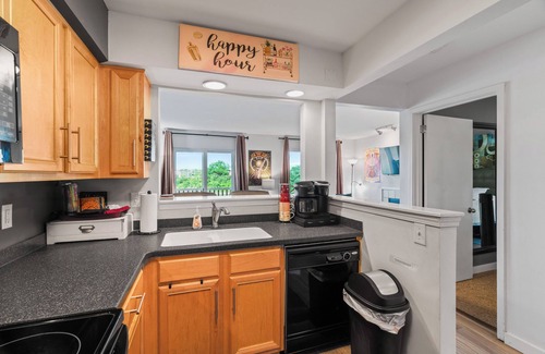 North Capitol Condominio | ♥️of DWTN Nashville/On the RIVER/King BDS/2 BA/Safe Walk 2 BROADWAY/POOL