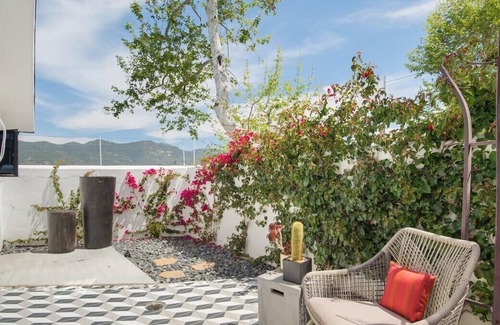 Malibu Casa | ❤ of Malibu ✤ Pool ✤ Mountain Views ✤ Private