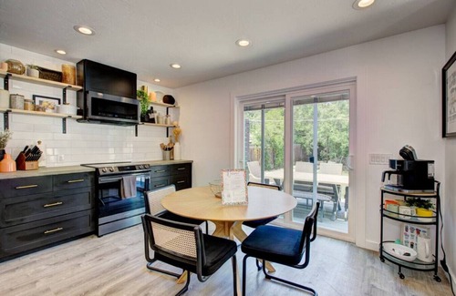 Southeast Boise Casa | Off-Broadway - Modern w/outdoor oasis of fun