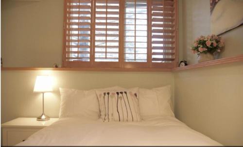 Varsity Casa | OFF CAMPUS UC Room