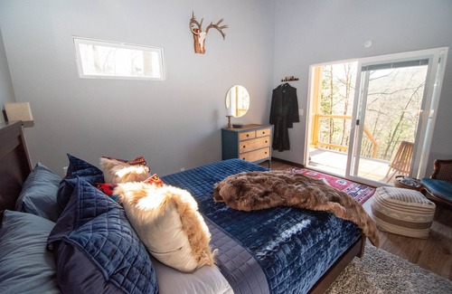 Huntsville Cabina | Off-Grid Glamping Cabin Away from the noise and lights