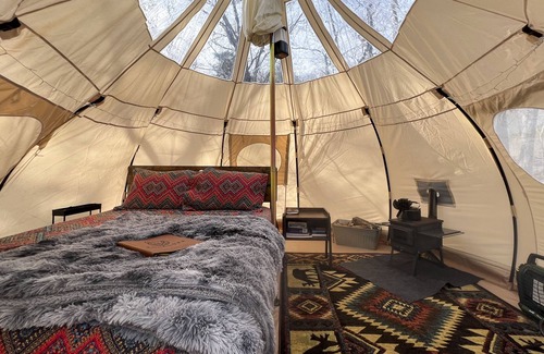 Mentone Alquiler De RV | Off Grid Luxury Bell Tent Camping