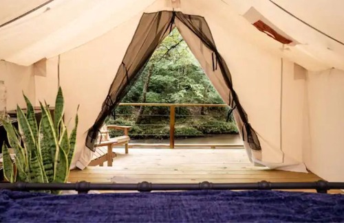 Clifton Alquiler De RV | Off Grid Luxury Camping on the River