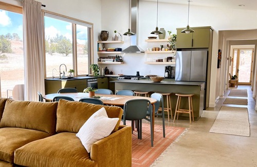 Cannonville Casa | Off-grid Modern Desert Retreat near Bryce Canyon