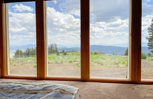 Klamath Falls Cabina | Off-Grid Paradise - Outdoorsy People’s Dream