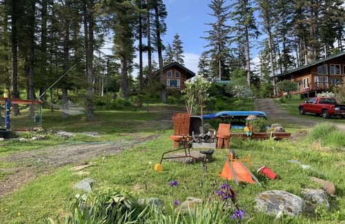 Juneau Cabina | Fuera de la red, esta cabina personalizada es su principal experiencia de destino en Alaska.