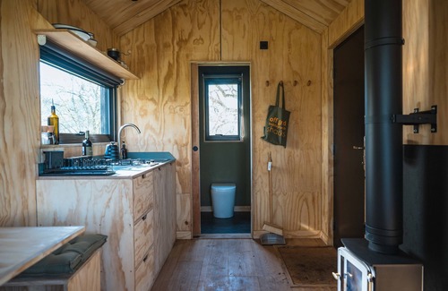 Llangollen Cabina | Off-Grid Woodland Retreat & Wild Sauna Near Llangollen