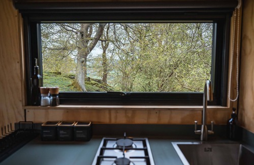 Llangollen Cabina | Off-Grid Woodland Retreat & Wild Sauna Near Llangollen