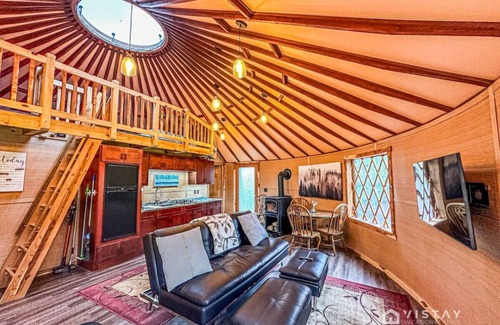 Duck Creek Village Alquiler De RV | Off-Grid Yurt at Angel Valley Ranch