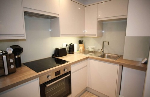 Mill Road Apartamento | Off Mill Rd - Modern Studio & Prime City Location