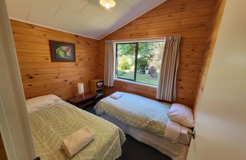 Murchison Cabina | Off The Beaten Trail Accommodation & Bike Tours