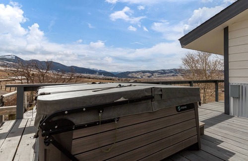 Bozeman Casa | Off the Beaten Path still in the Middle of it all!