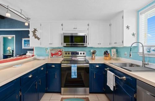 City-by-the Sea Casa | Off the Charts