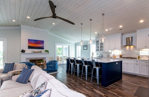 Edisto Island Casa | OFF THE GRID-Custom Showplace w/ Private Pool;Multiple Decks;3 Minute Walk to Beach