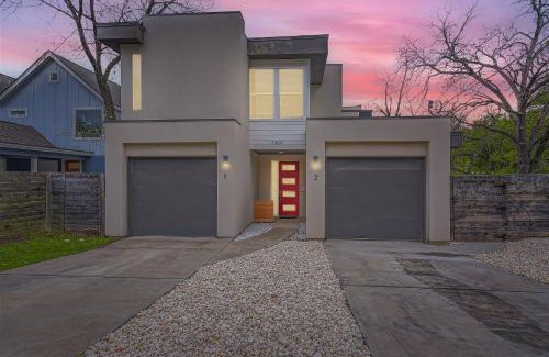 MLK Casa | Off the hook in Austin with Chic 2BR Retreat plus Firepit