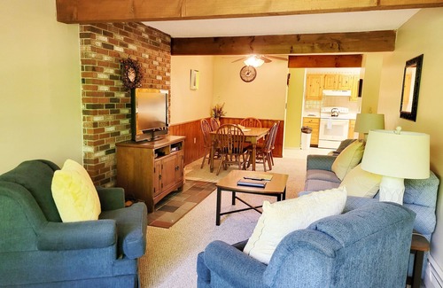 Bartlett Condominio | Official Seasons RMC Condo 22A - 2 bedrooms - sleeps 8 - No Fees