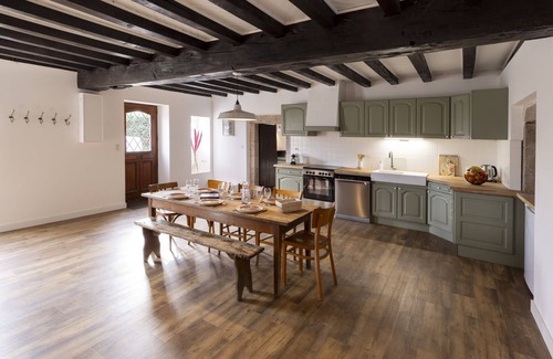 Archignat Casa | Offrez-vous des Vacances Dans un Grand Domaine Privé Rien que Pour Vous!