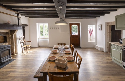 Archignat Casa | Offrez-vous des Vacances Dans un Grand Domaine Privé Rien que Pour Vous!