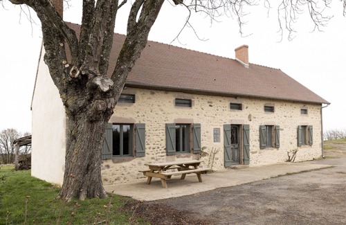 Archignat Casa | Offrez-vous des Vacances Dans un Grand Domaine Privé Rien que Pour Vous!