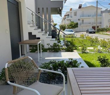 Ofrinion Apartamento | Ofriniou Heaven - 200m from the Beach - Swimming Pool Access - Starlink WIFI