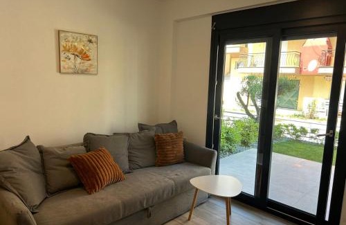 Ofrinion Apartamento | Ofriniou Heaven - 200m from the Beach - Swimming Pool Access - Starlink WIFI