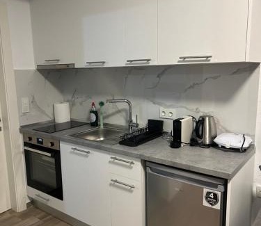 Ofrinion Apartamento | Ofriniou Heaven - 200m from the Beach - Swimming Pool Access - Starlink WIFI