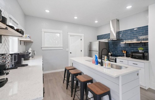 Ogden Casa | Ogden Base Camp: Spacious 5-Bedroom House with 3 Bathrooms in a Tranquil Neighborhood