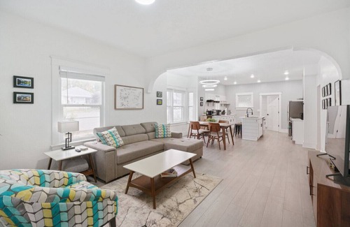 Ogden Casa | Ogden Base Camp: Spacious 5-Bedroom House with 3 Bathrooms in a Tranquil Neighborhood