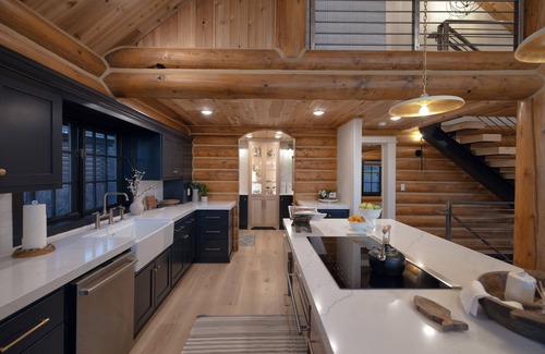 Victor Casa | Ogden's Fancy Fly Luxury Teton Springs Cabin in Victor, ID. A/C & Hot Tub