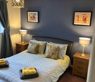 Llandudno Junction Casa | Ogilvie Lodge