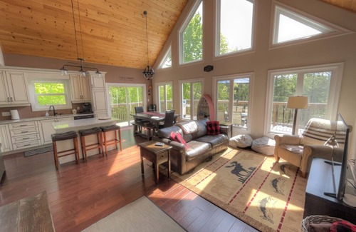 Rideau Lakes Casa | Ohana Cottage- Big Rideau Lake