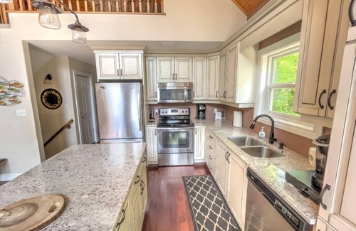 Rideau Lakes Casa | Ohana Cottage- Big Rideau Lake