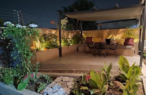 Nungua Casa | Oheneba Tema - Luxury Hot -Tub Retreat with Wi-Fi