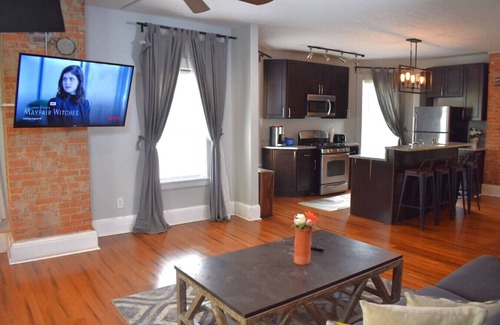 Detroit - Shoreway Casa | Ohio City,Near Downtown, Rock Hall,Stadiums, Shops